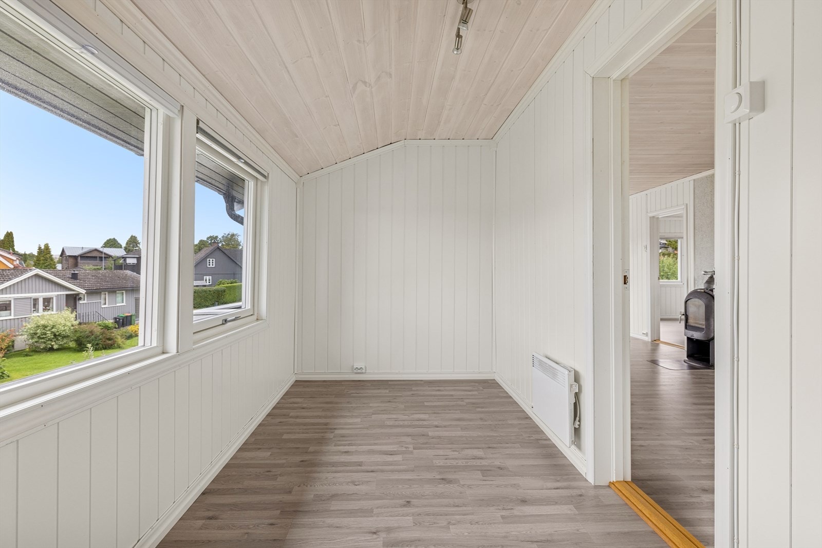 Soverom II med dør fra stuen Galleribilde