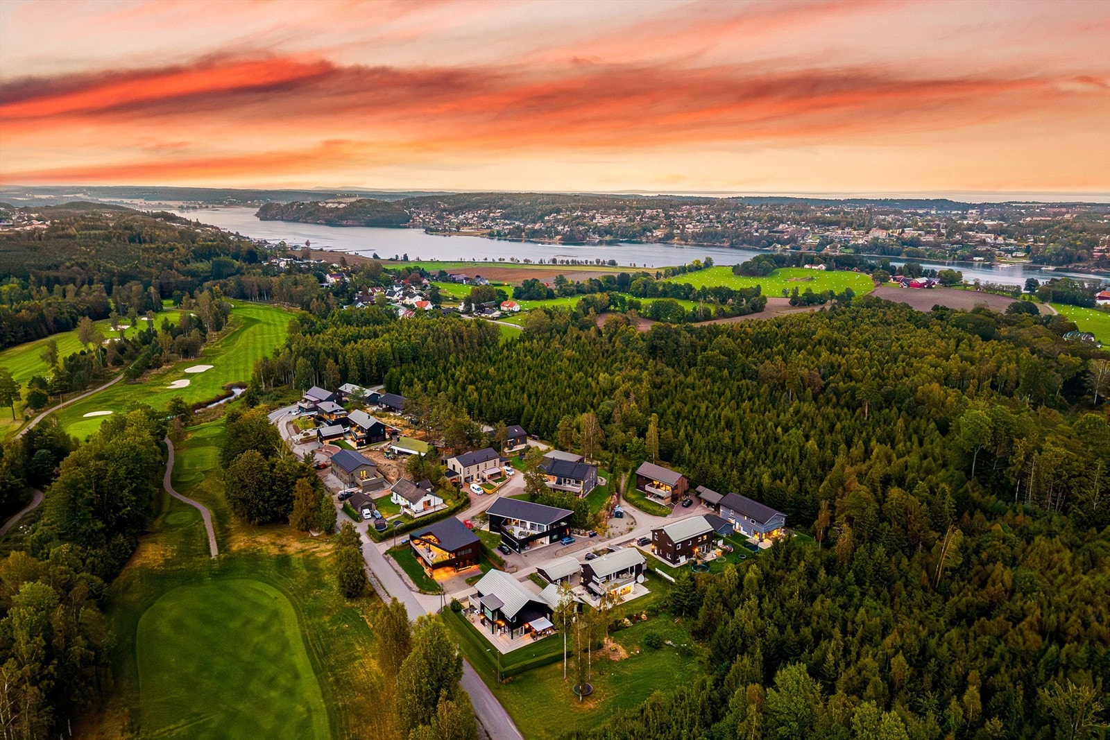 Her kan du nyte fine dager med flotte turområder rett utenfør døren Galleribilde