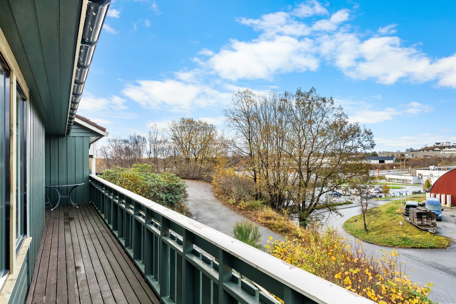 Vestvendt altan. Galleribilde