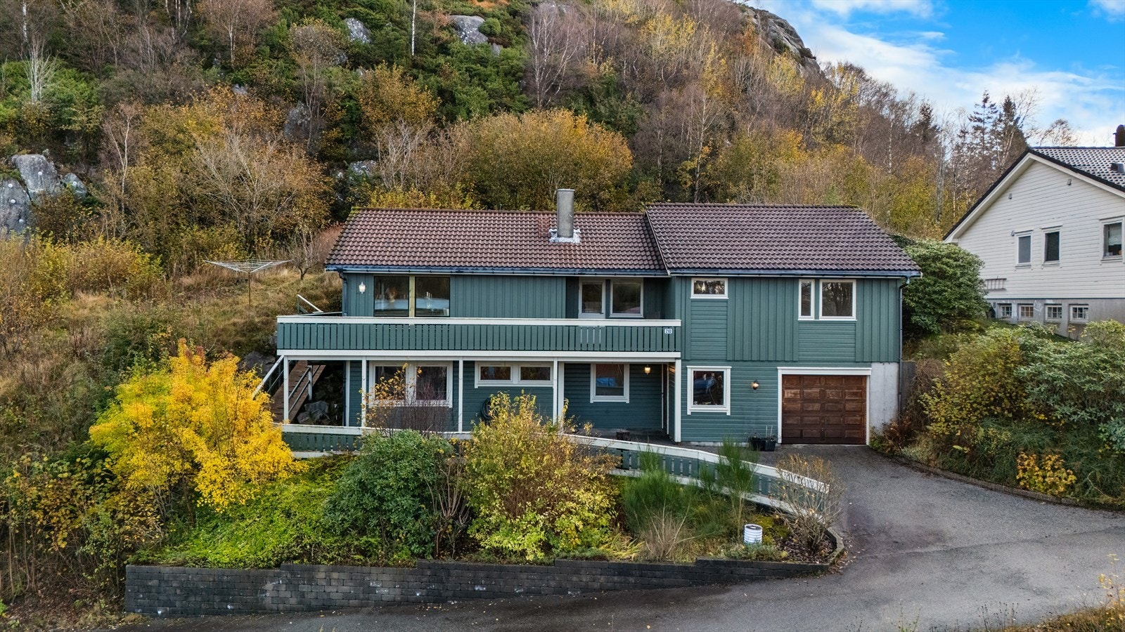 Nordvik Bolig v/Espen Bergtun har gleden av å presentere Frakkagjerdvegen 210 - En innholdsrik og familievennlig enebolig på Frakkagjerd! Galleribilde