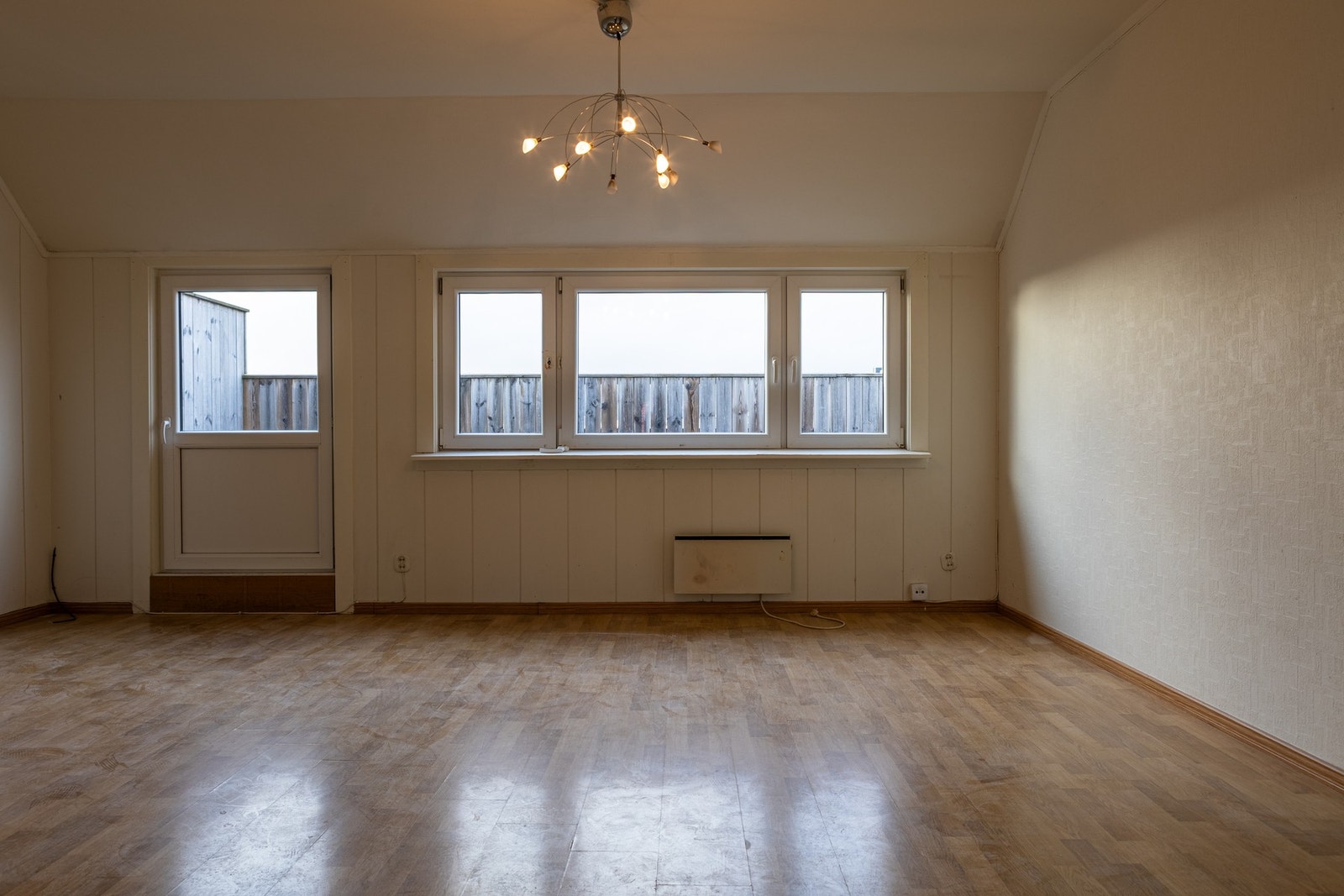 Leiligheten gjennomgående med lysinnslipp fra begge sider. Høyt og fritt uten innsyn. Galleribilde