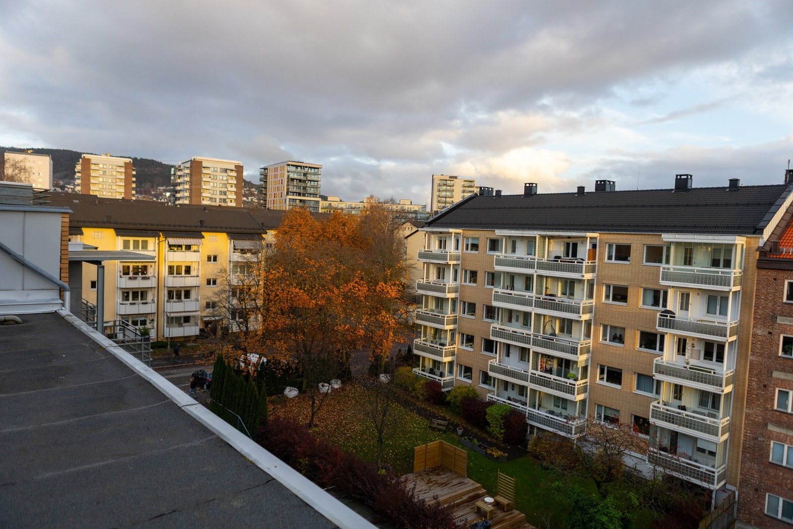 Vender mot stille og rolig gårdsrom. Galleribilde