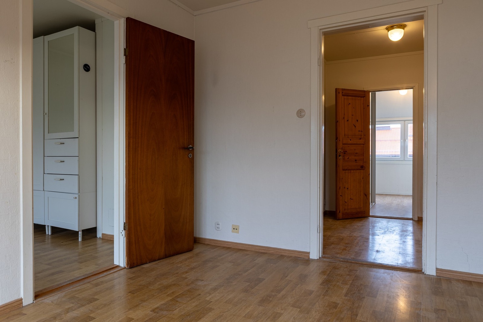 Soverom 2. Det vil bli montert balkongdør innen ultimo 2025. Galleribilde