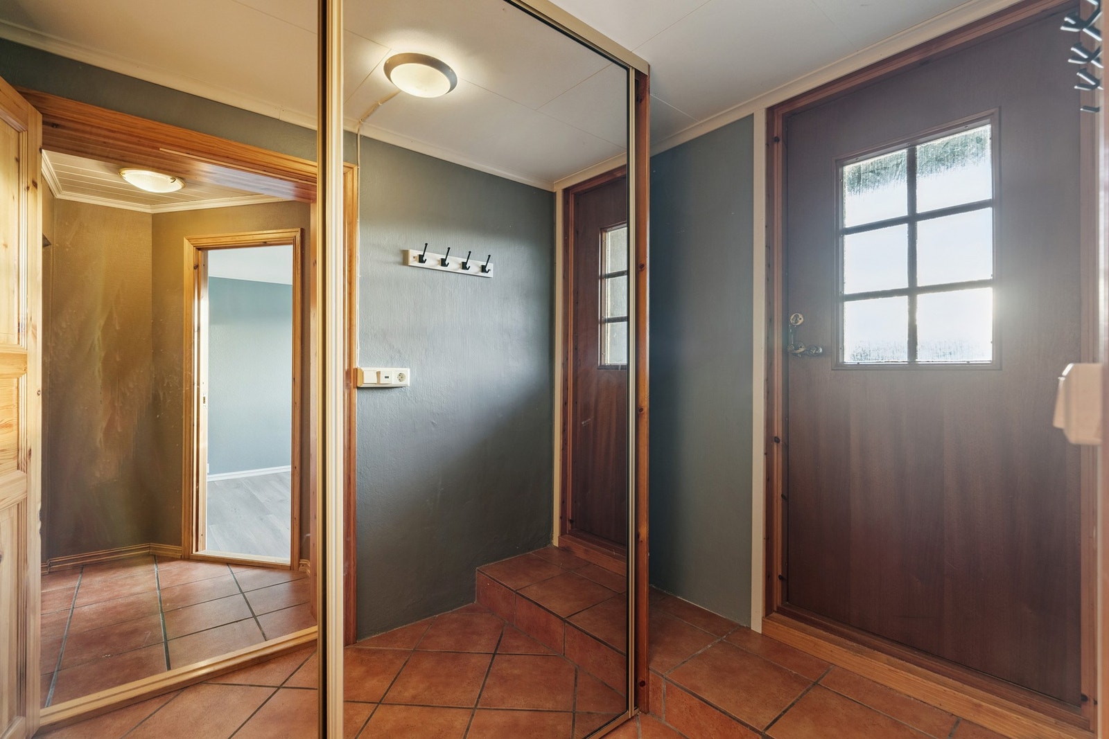 Entre kjelleretasje. Galleribilde