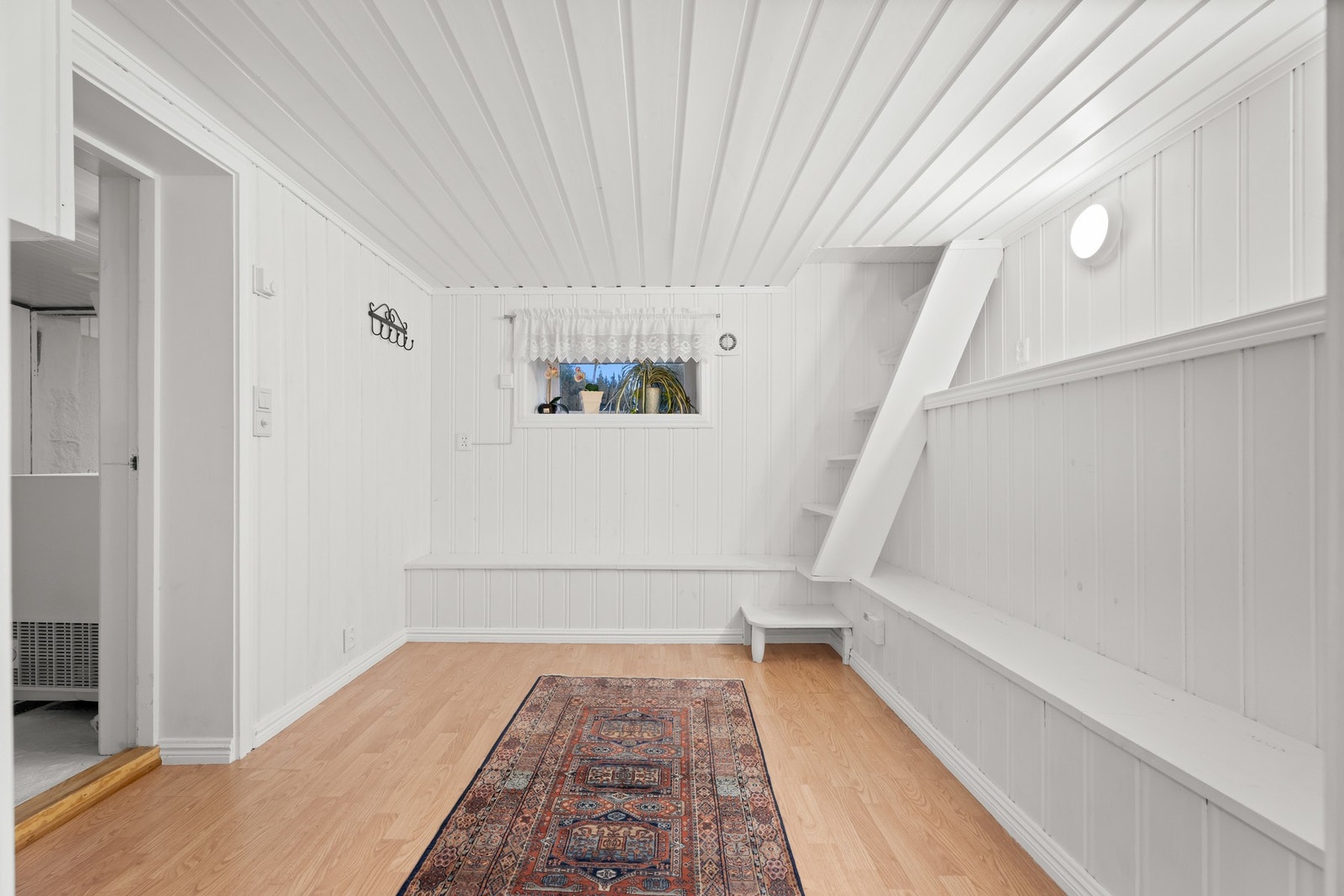 Velkommen ned til kjeller av god størrelse. Galleribilde