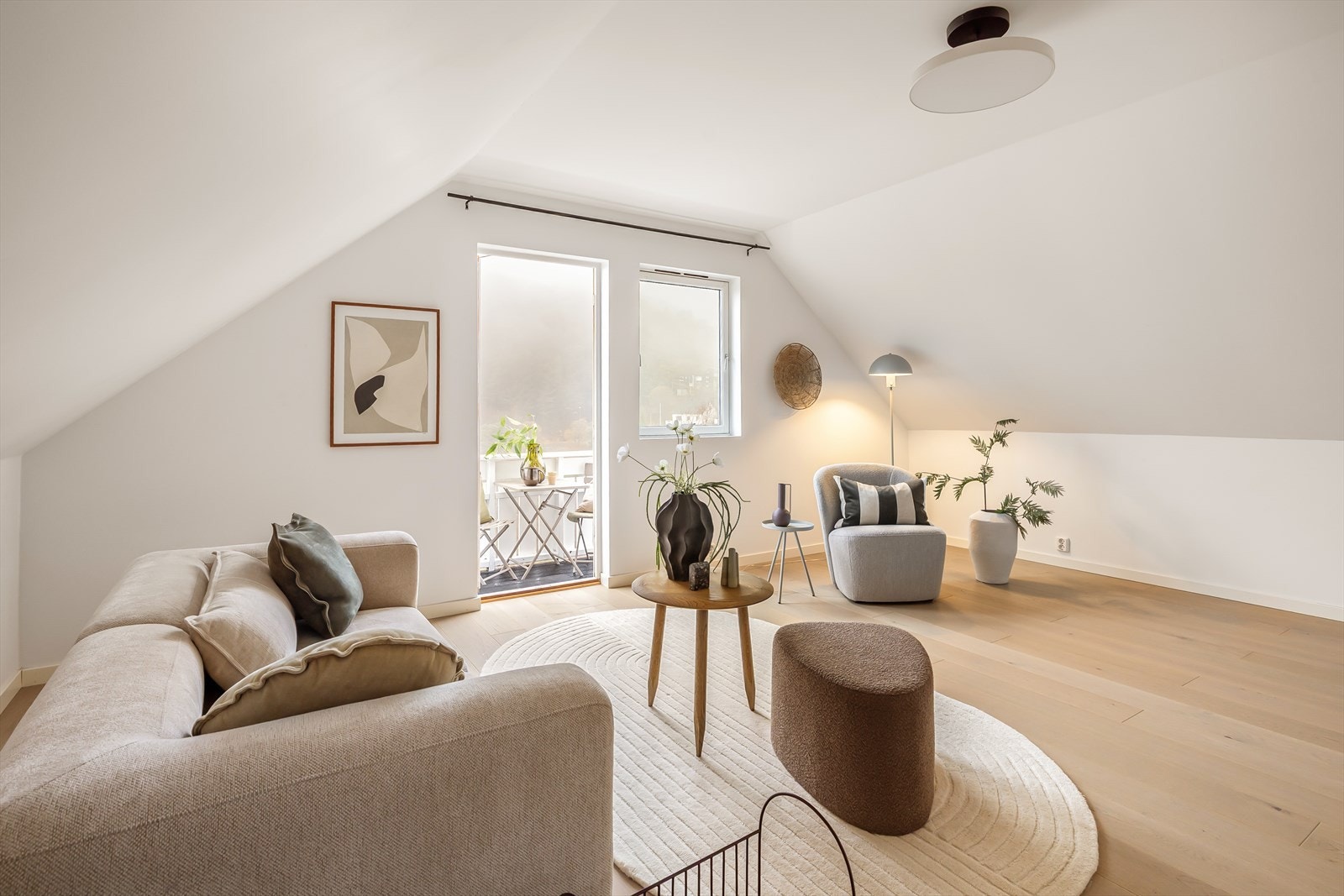 - God plass til ønsket møblement alt etter behov - Galleribilde