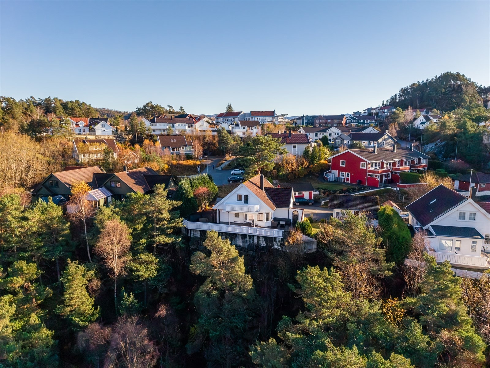 -Eiendommen ligger i et etablert og populært boligområde på Flagget i Strusshamn - Galleribilde