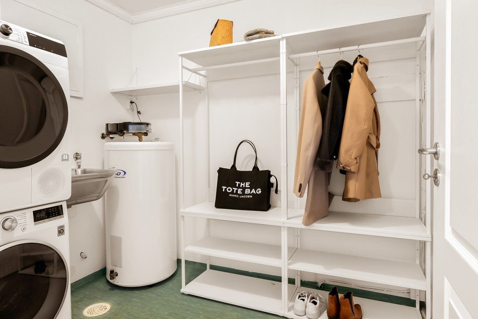 - Separat vaskerom måler 5,2m² - Galleribilde