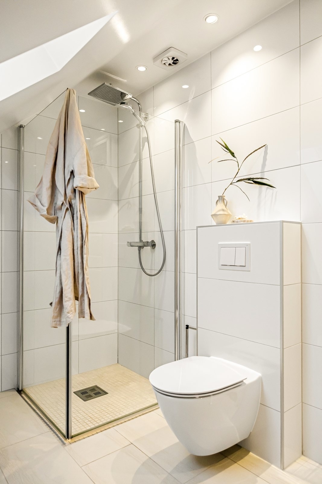 - Det er behagelig varme i gulv på begge badene - Galleribilde