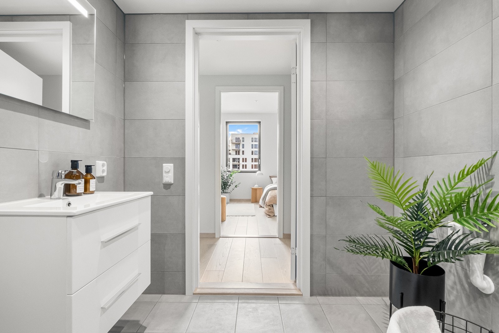 Bad nr. 2 har adkomst fra gangen. Galleribilde