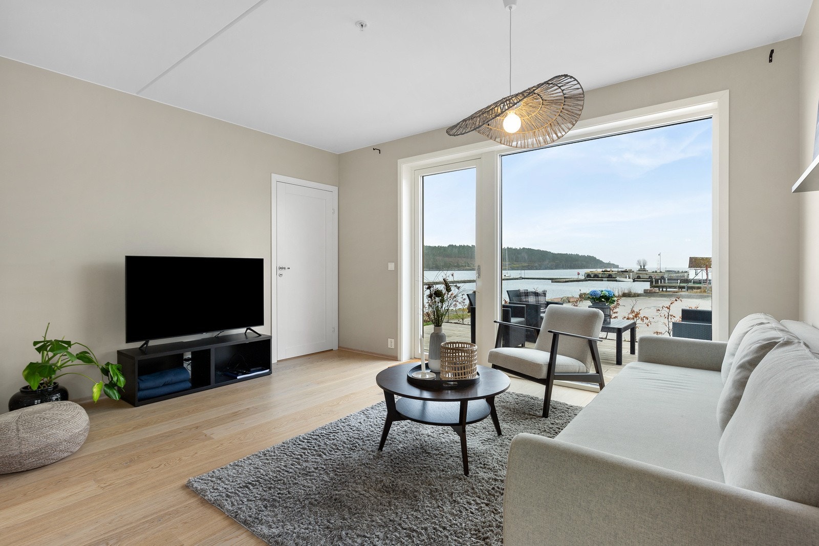 Her kan du nyte den fantastiske utsikten mot sundet og Langøya. Galleribilde