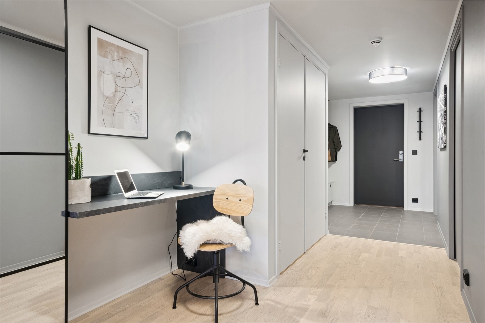 Smart kontorplass i gang. Galleribilde