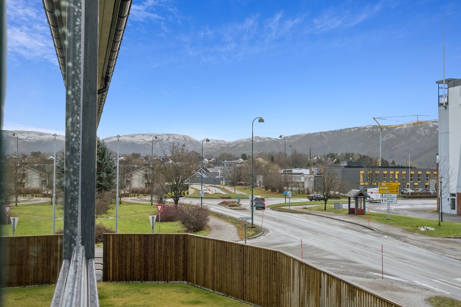 Balkongen har sørøst beliggenhet med gode lys og solforhold. Galleribilde