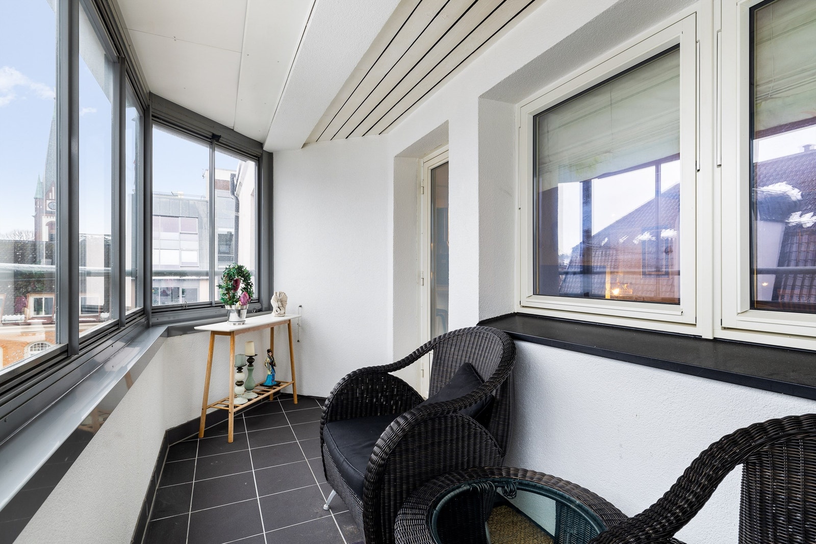 Plass til koselig sittegruppe hvor man kan nyte utetiden fra tidlig vår til sen høst Galleribilde