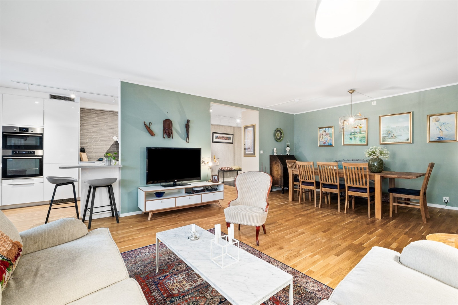 Romslig og fin leilighet i 4.etg med heis. Galleribilde