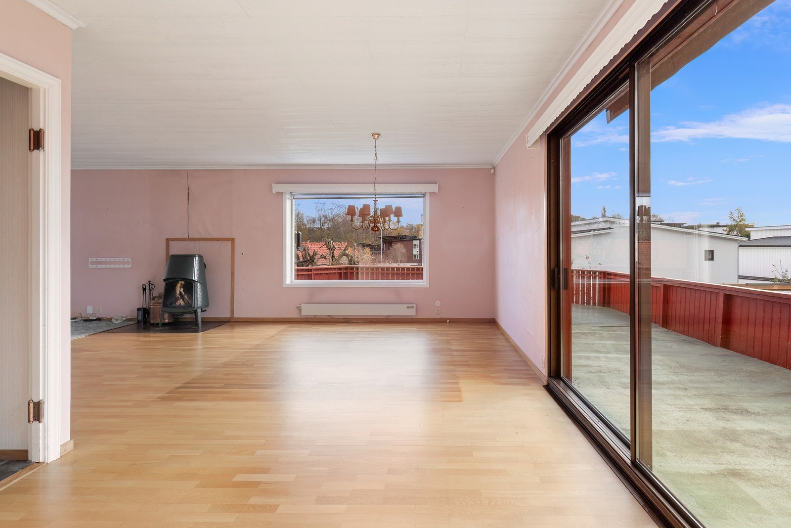 Stue og utgang til terrasse Galleribilde