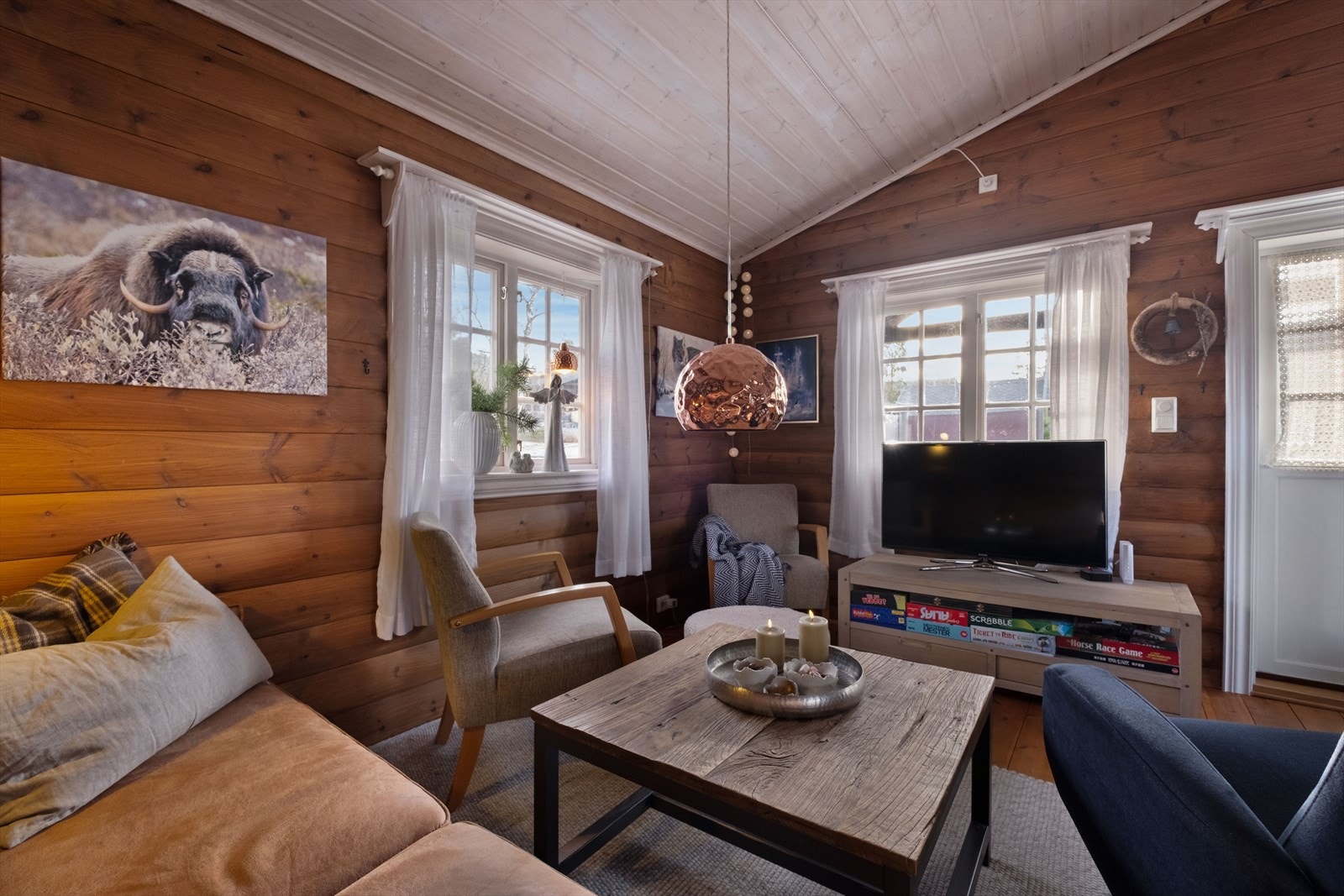 Enkel adkomst fra stue til terrasse. Galleribilde