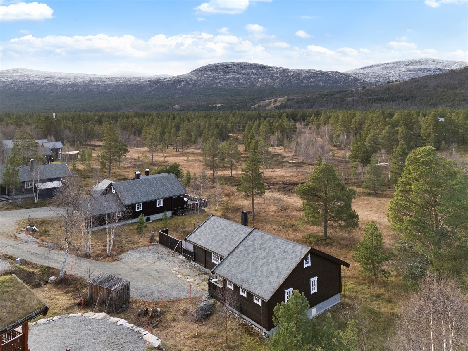Det er kort veg til flotte turløyper, sommer som vinter. Galleribilde