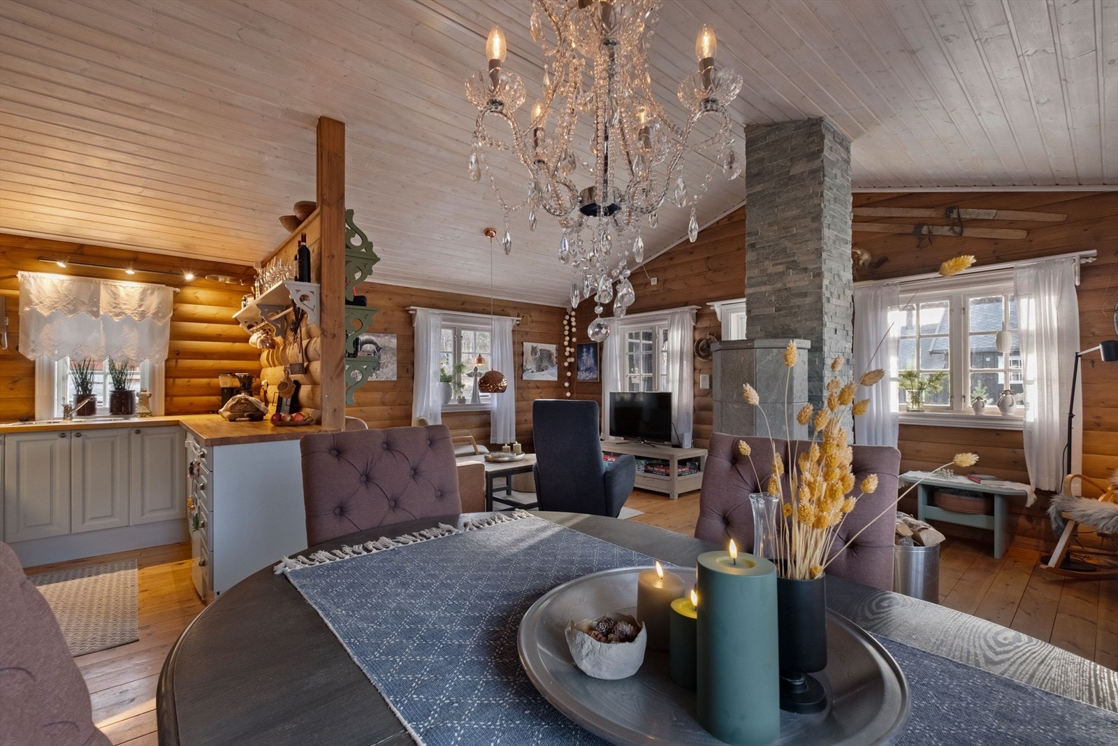 Rommet har god takhøyde og en innbydende atmosfære. Galleribilde