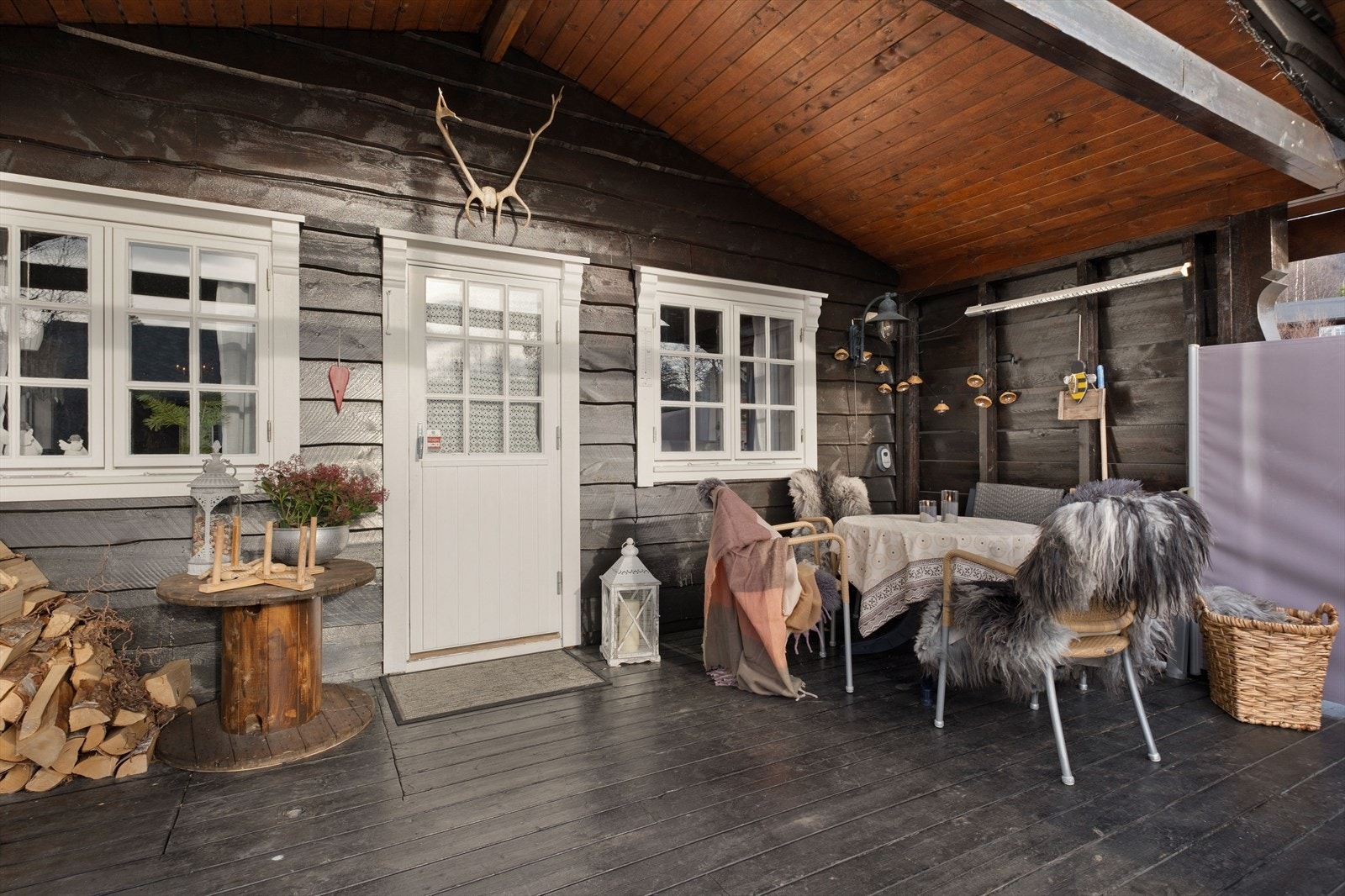 Terrassen er på ca. 57 m². Galleribilde