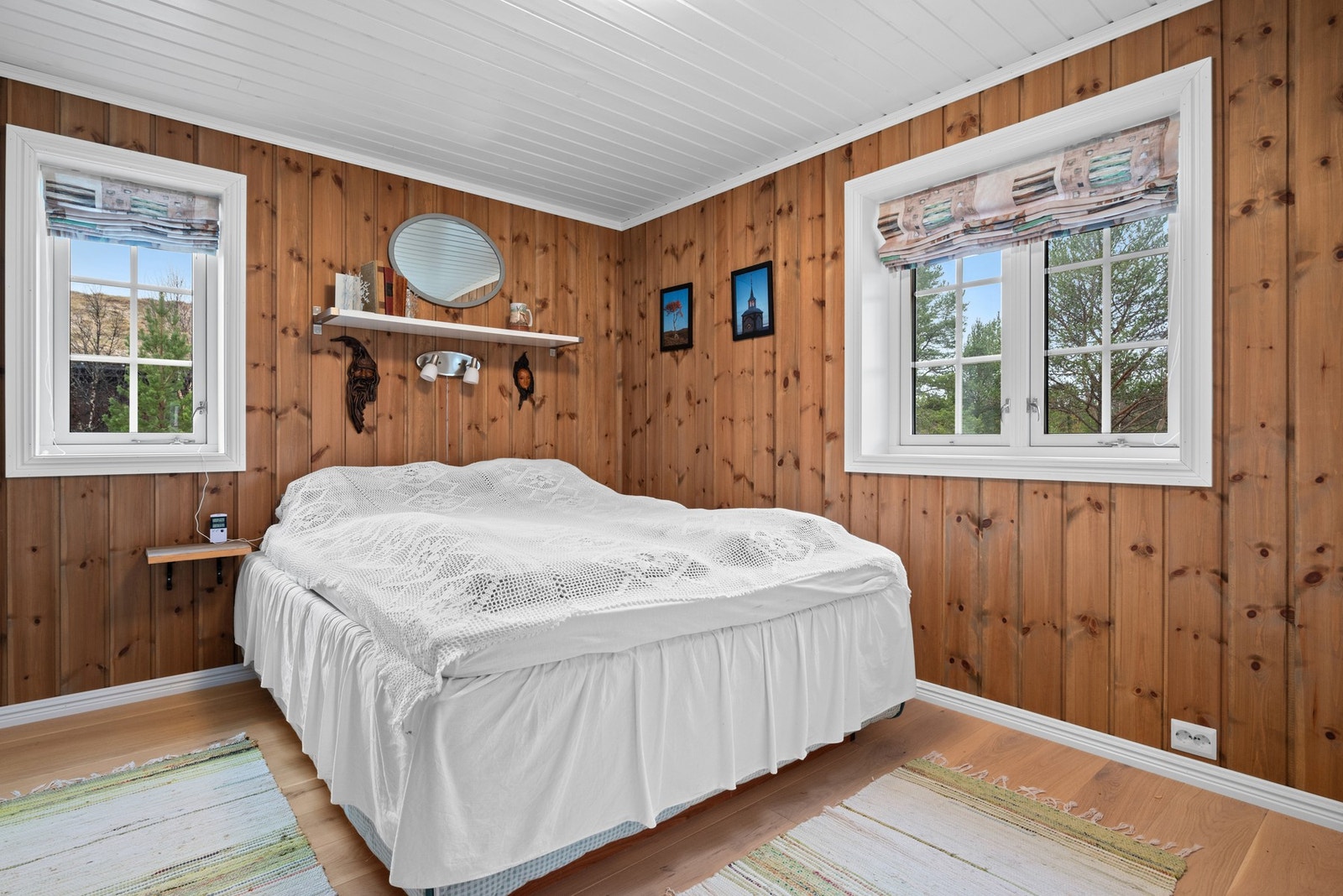 Hovedsoverommet utgjør 11m². Her er det god plass til ønsket møblering. Galleribilde