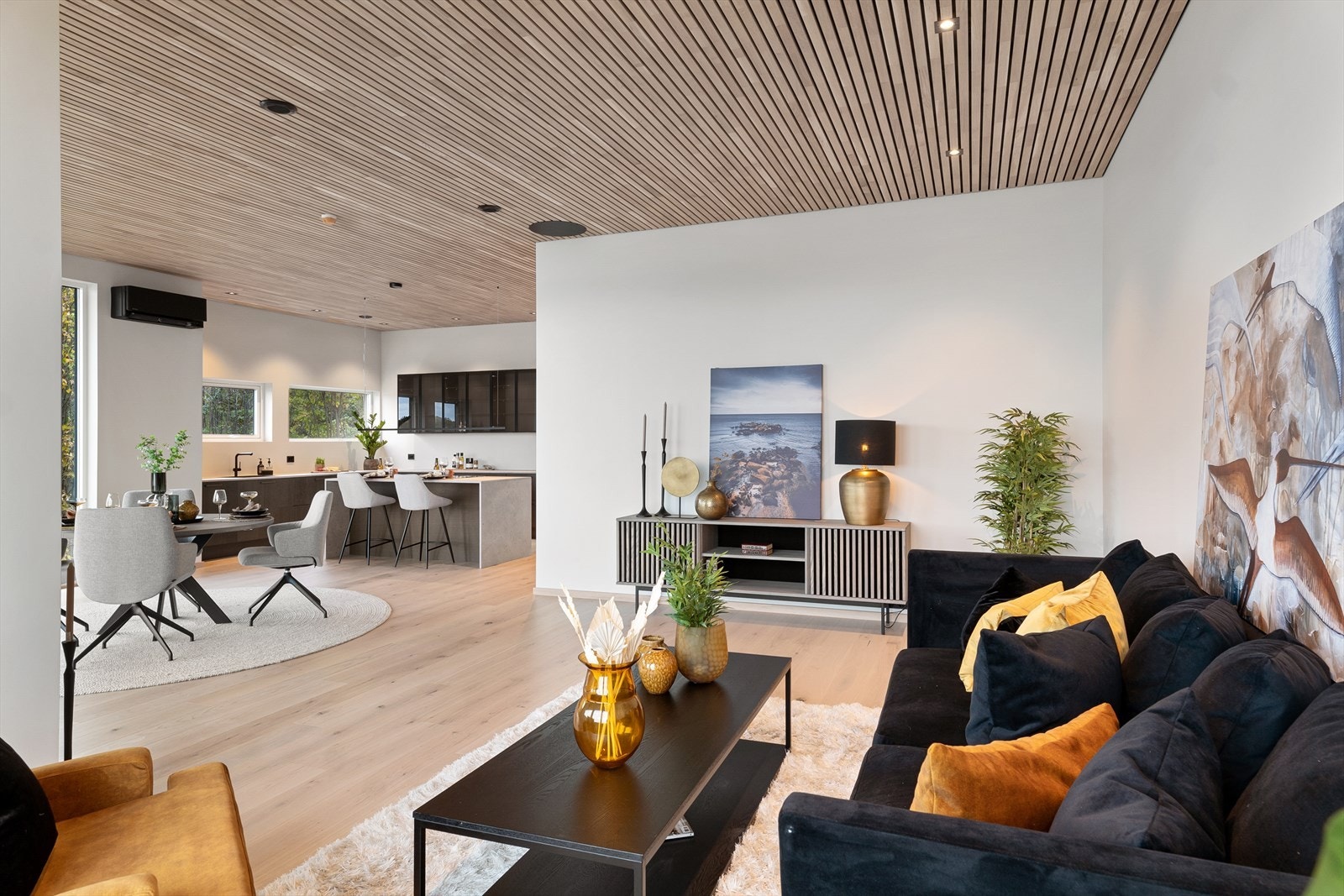 I stuen er det også klargjort for vedovn Galleribilde