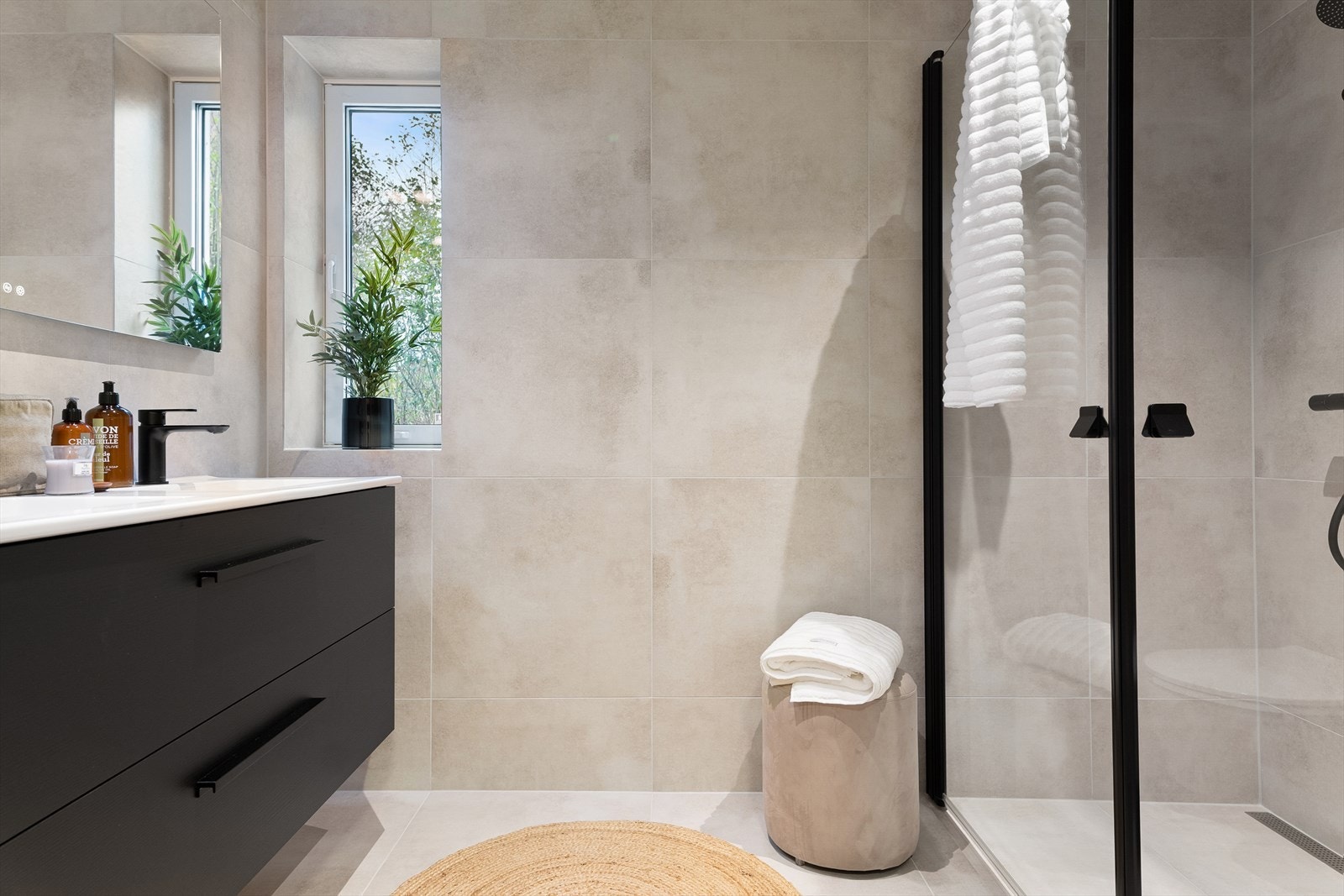 Privat bad for hovedsoverom i 1. etasje Galleribilde