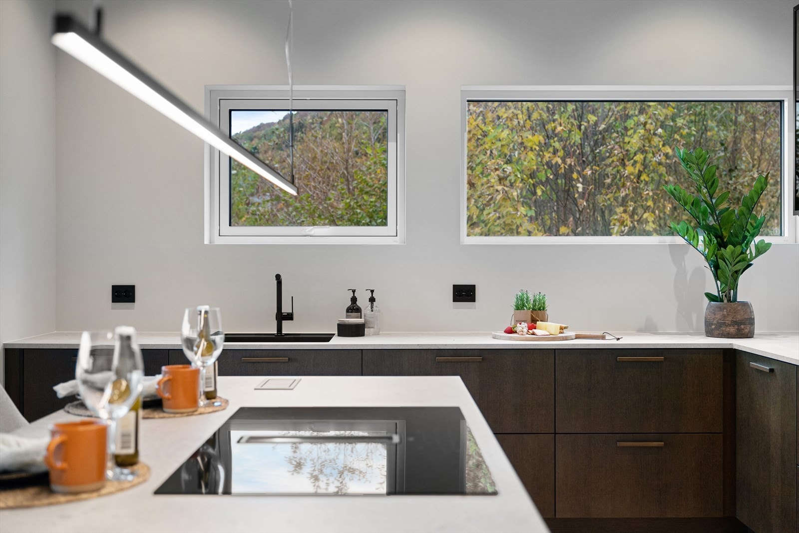 Induksjonstopp med integrert ventialtor Galleribilde