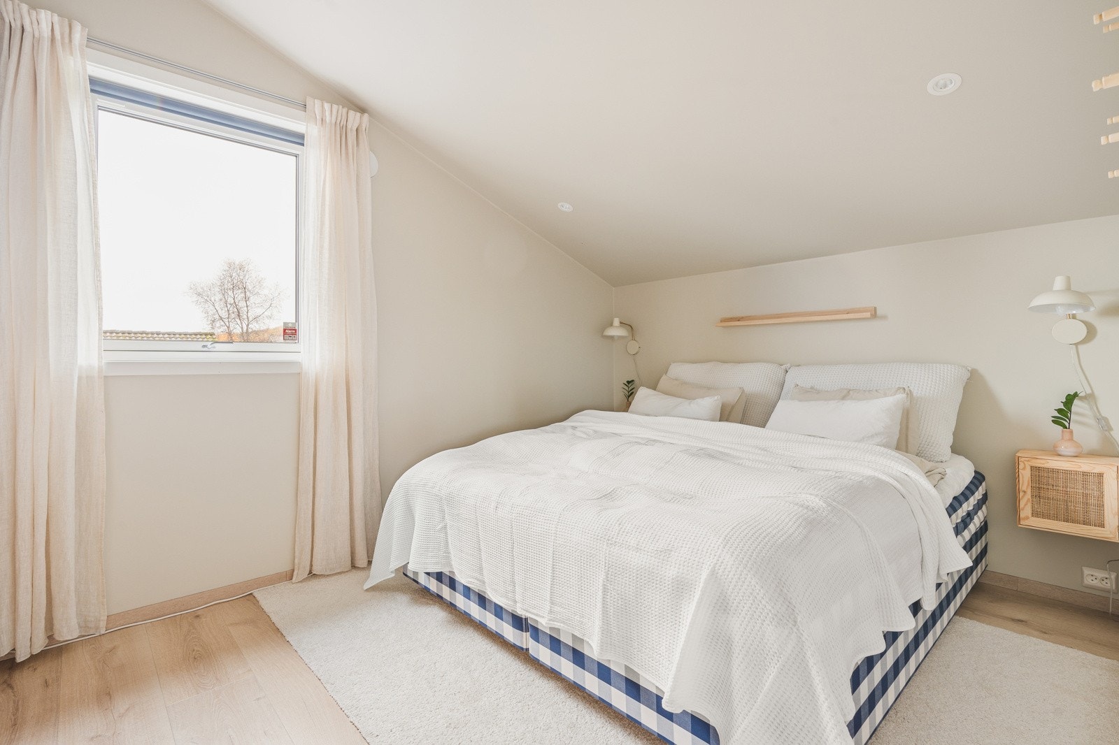 Hovedsoverom med skapplass. Galleribilde
