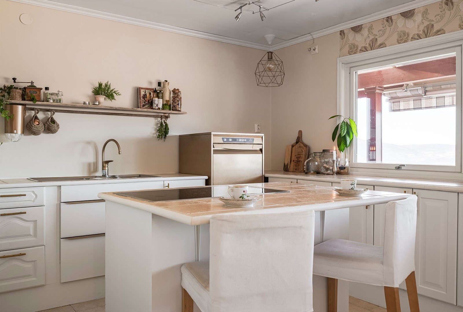 2189-3-1_042.jpg Galleribilde