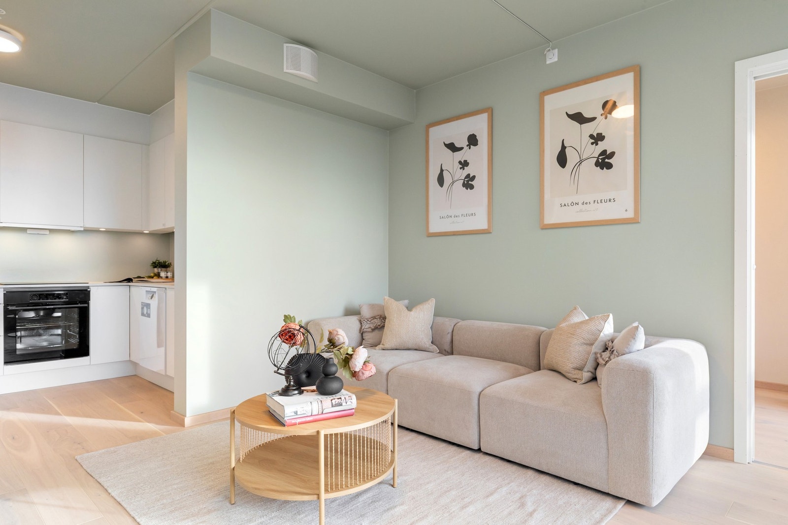 Stuens gode utforming gjør det enkelt å møblere etter eget ønske. Galleribilde