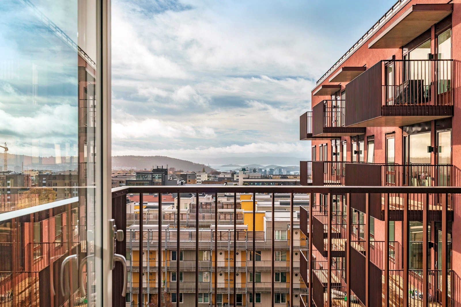 Med sydvestvendt balkong er det svært gode solforhold. Galleribilde