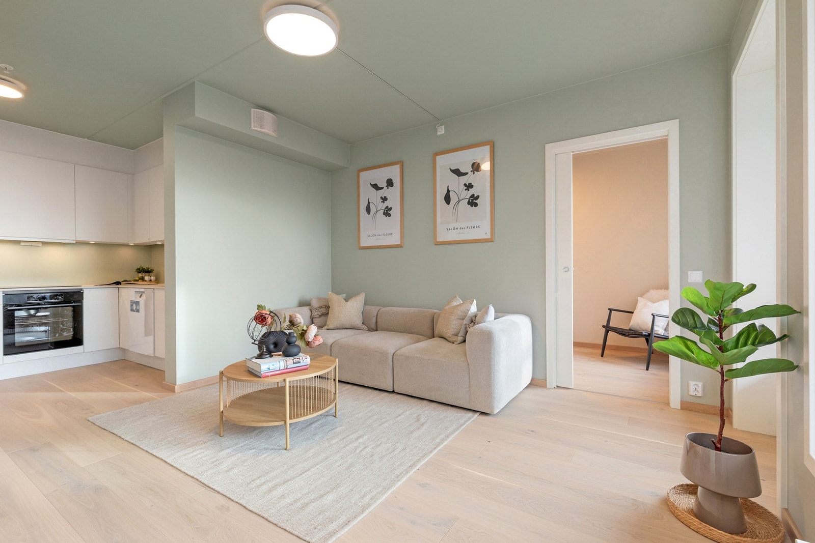 På gulv er det en lekker 1-stavs eikeparkett. Galleribilde