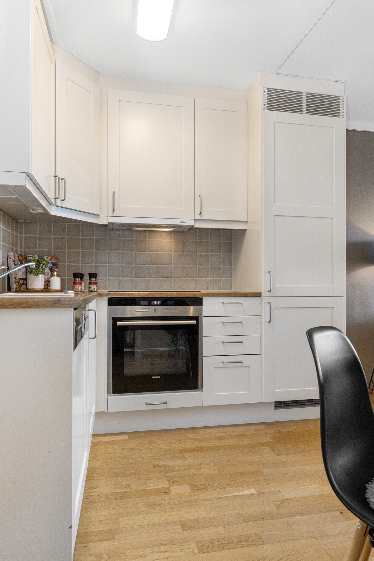 Fliser mellom over- og underskap Galleribilde