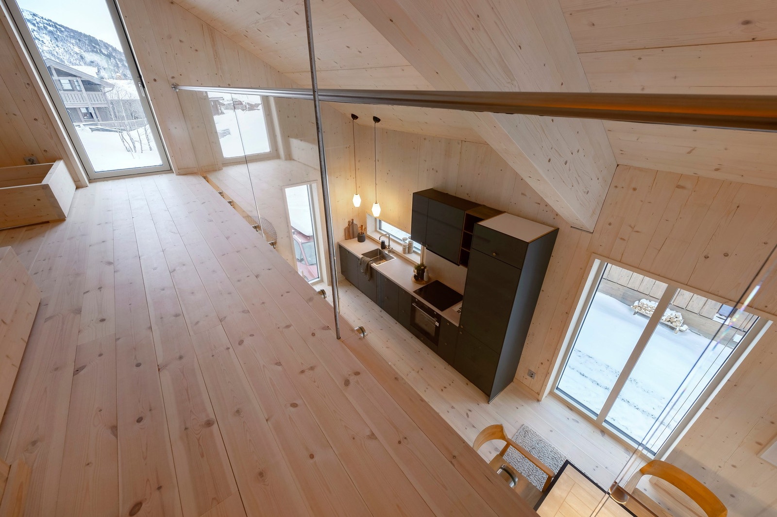 Kjøkken sett fra hems. Galleribilde