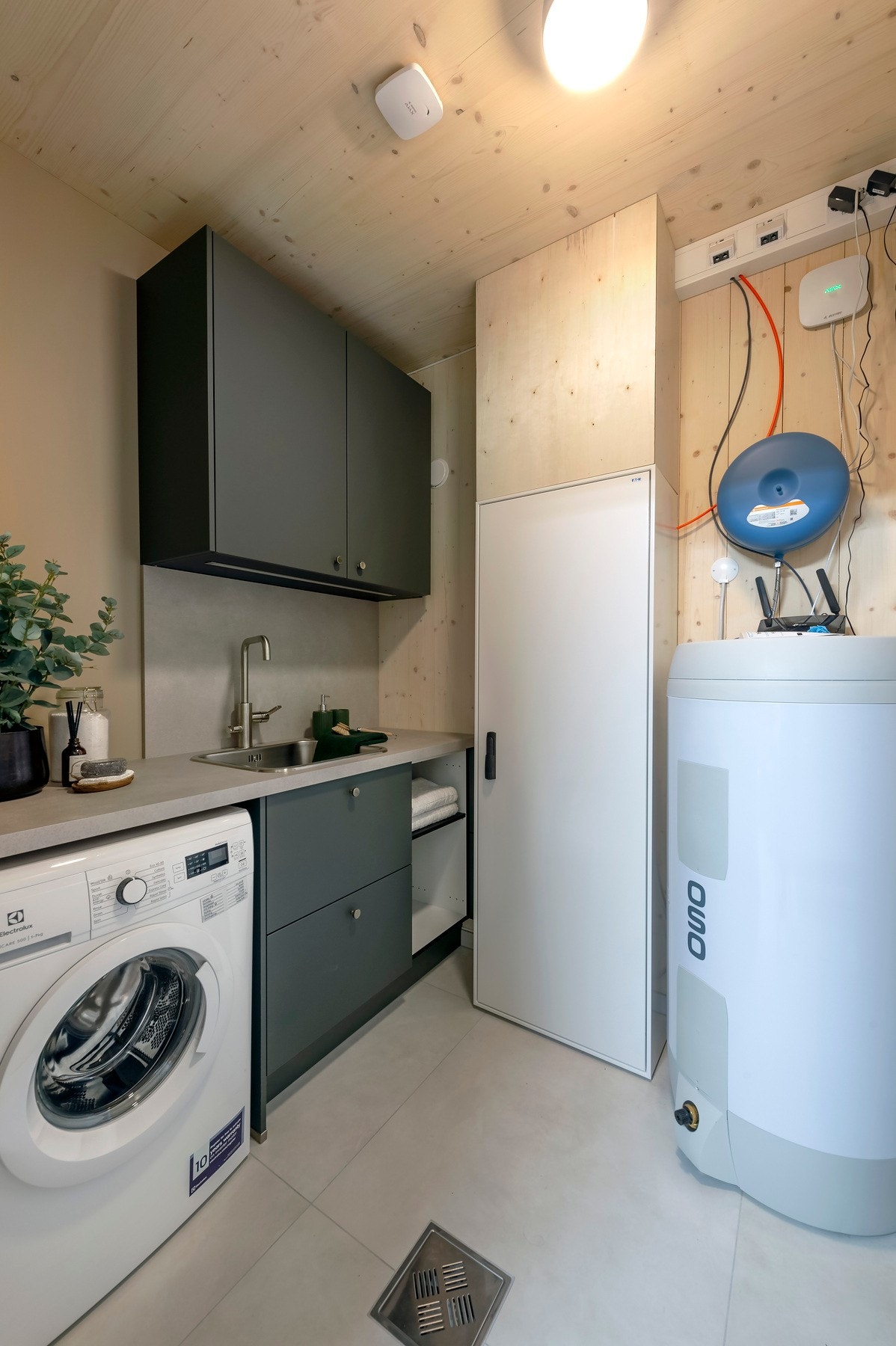 Eget vaskerom tilknyttet badet. Her er det opplegg til vaskemaskin. Galleribilde