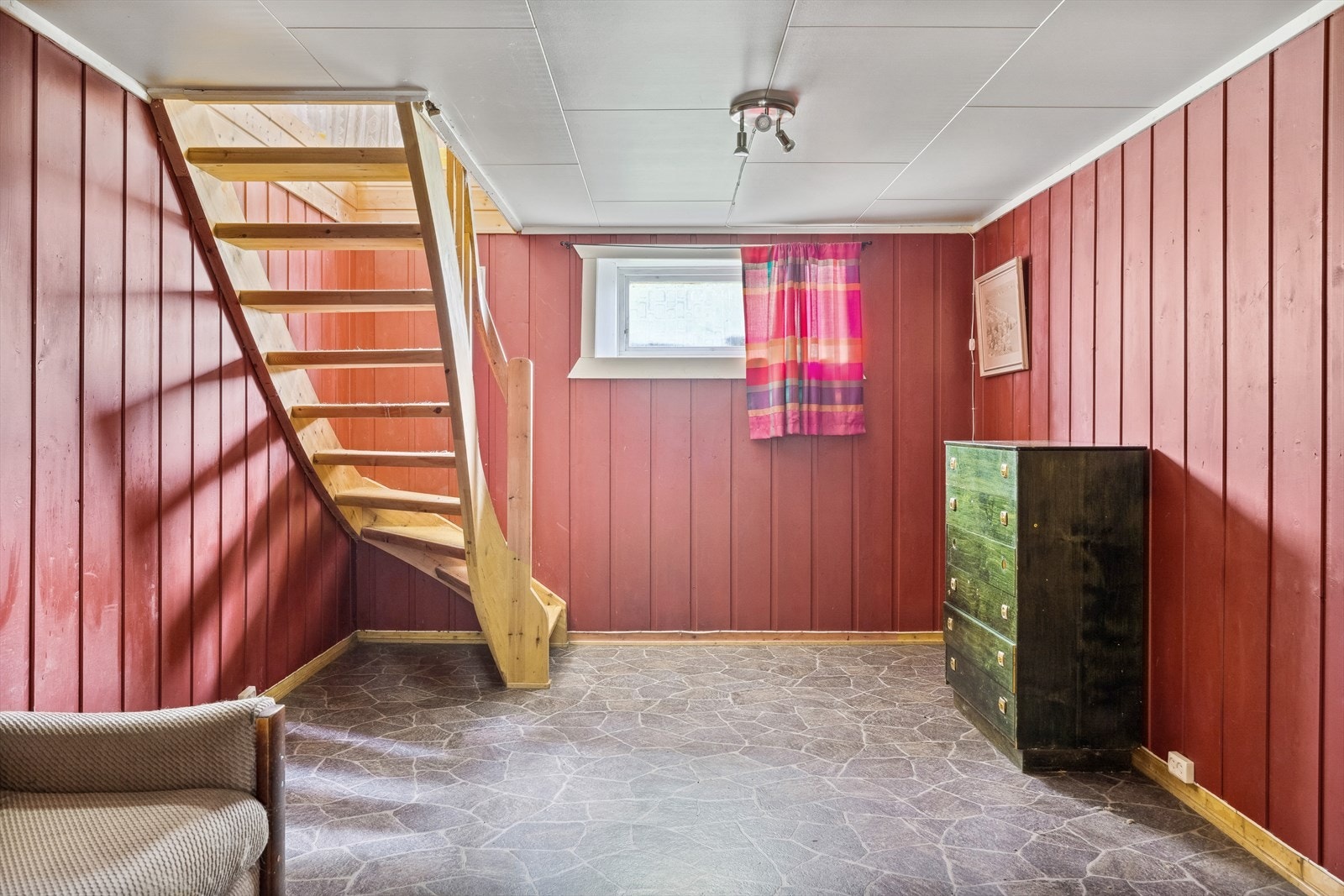 Trappegang i kjeller Galleribilde