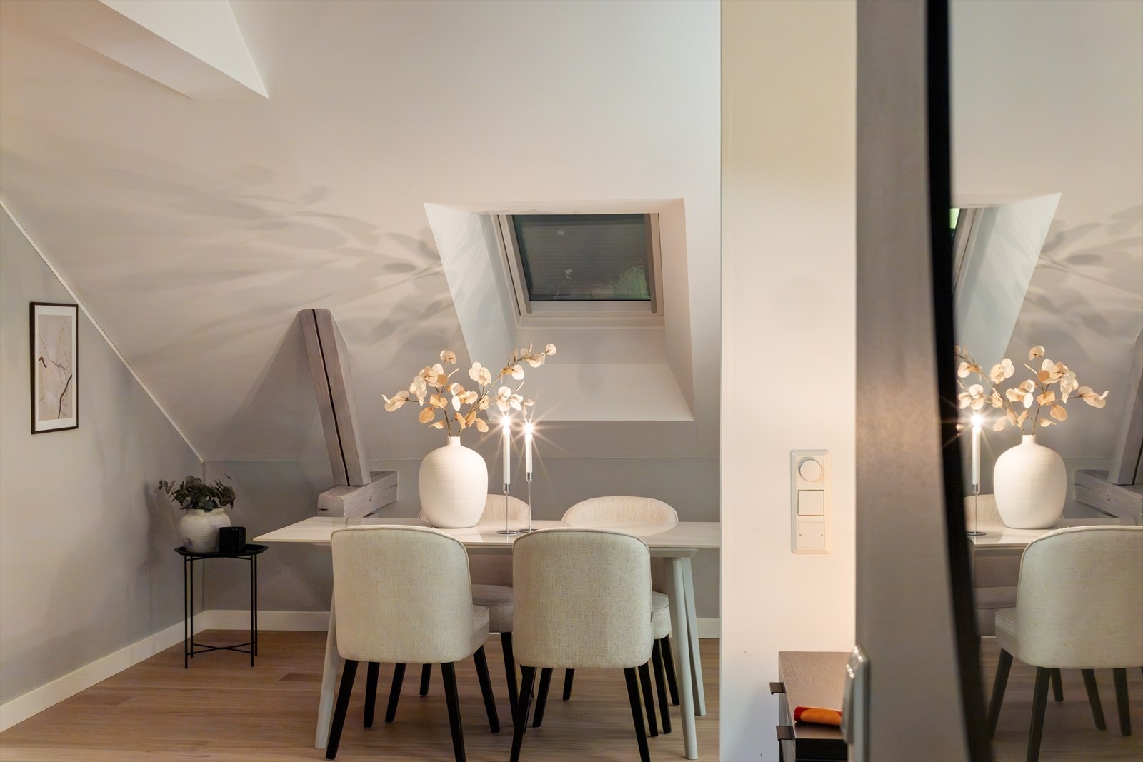 Loftsleiligheten har et areal på hele 63 kvm og ble først innredet i 2011 Galleribilde
