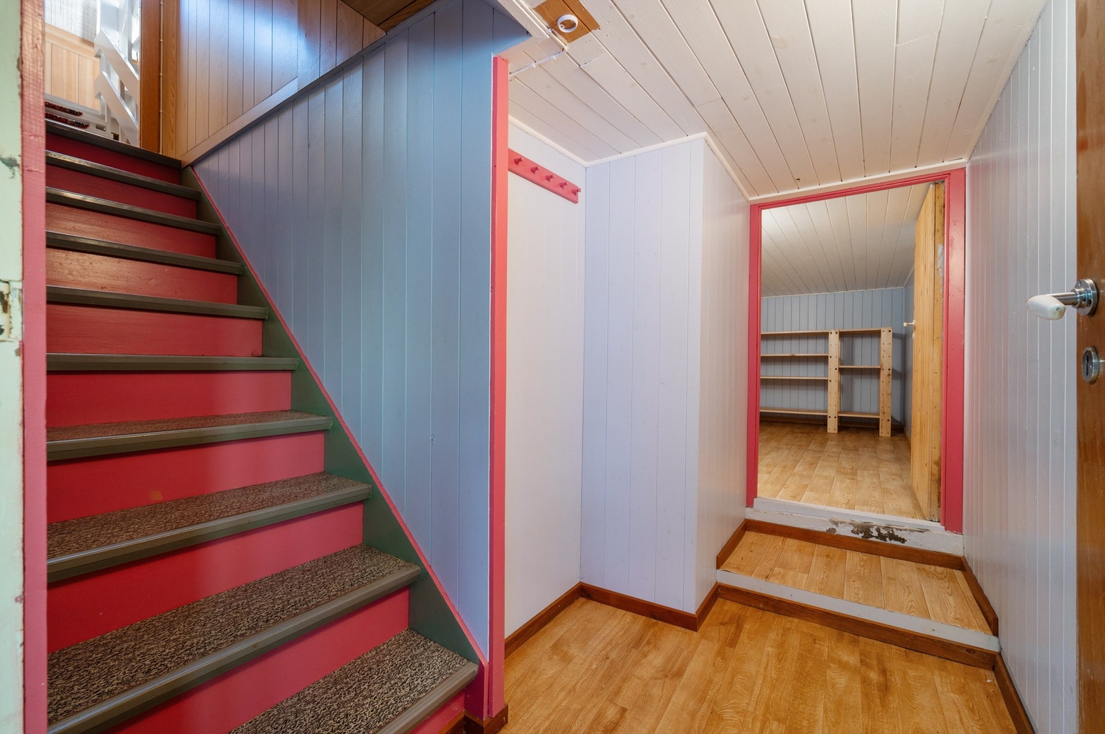 Trapp ned til kjeller. Galleribilde