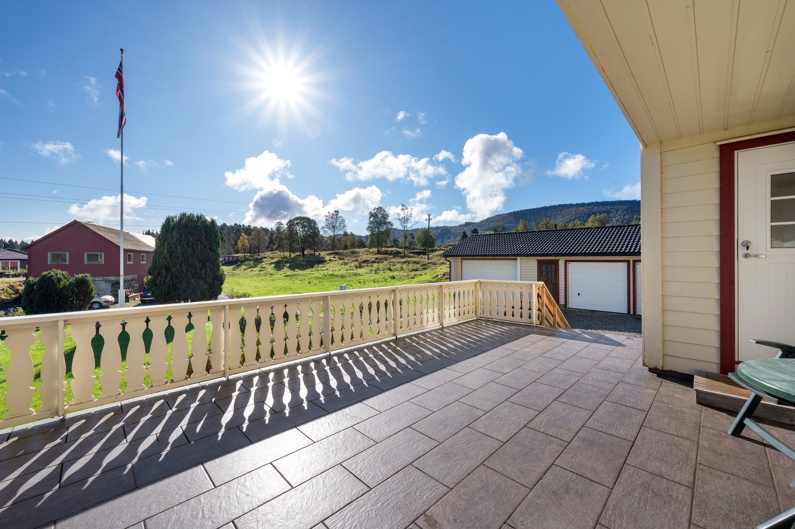 Stille og rolig nabolag tett på naturen. Perfekt for barnefamilien! Galleribilde