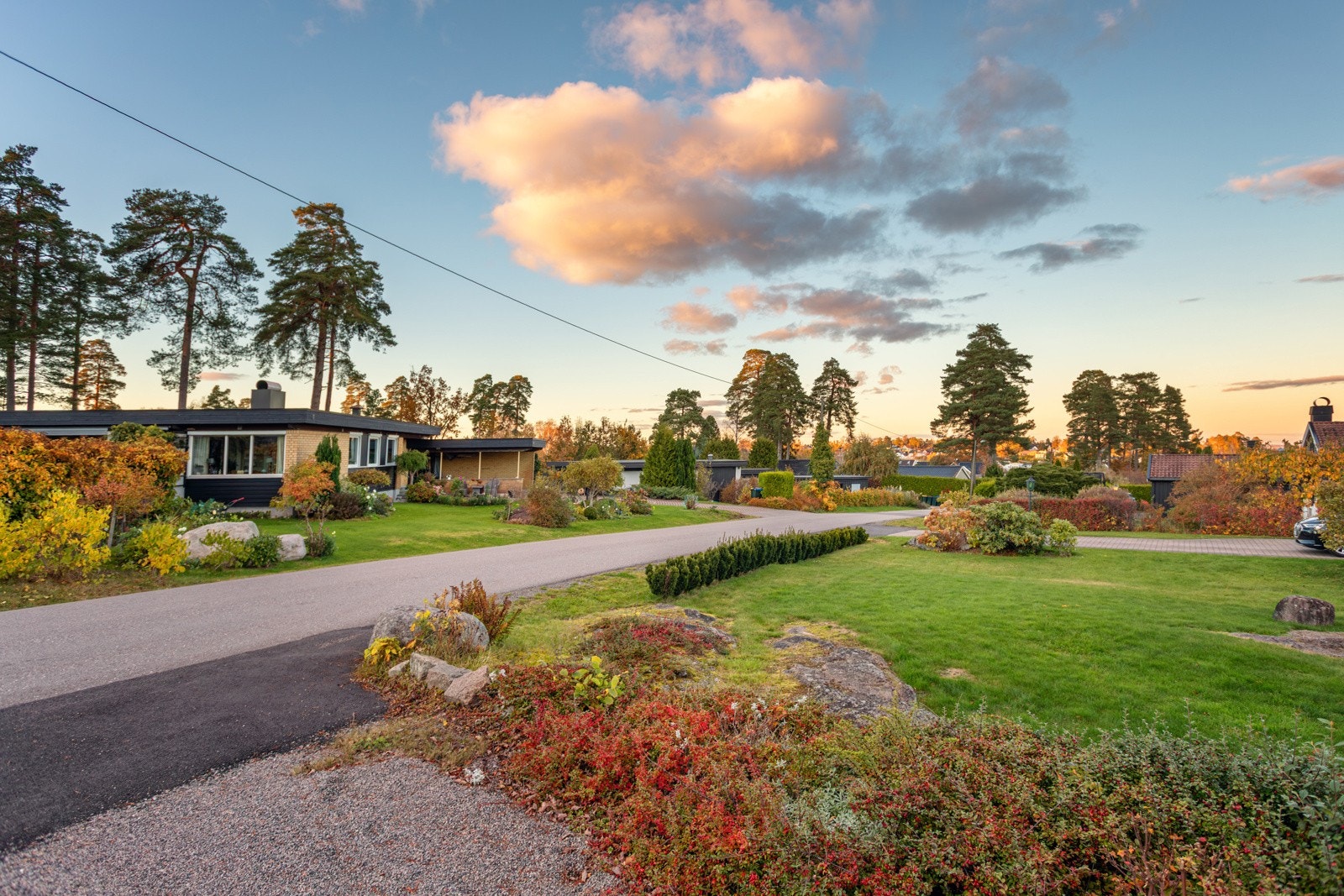 Bjørneveien er en barnevennlig og attraktiv gate midt i Husvikåsen Galleribilde