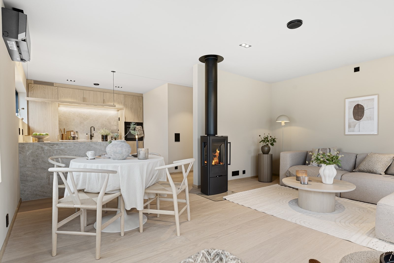 Attraktiv og barnevennlig beliggenhet med gåavstand til Solvang skole og sentrum med alle fasiliterer Galleribilde