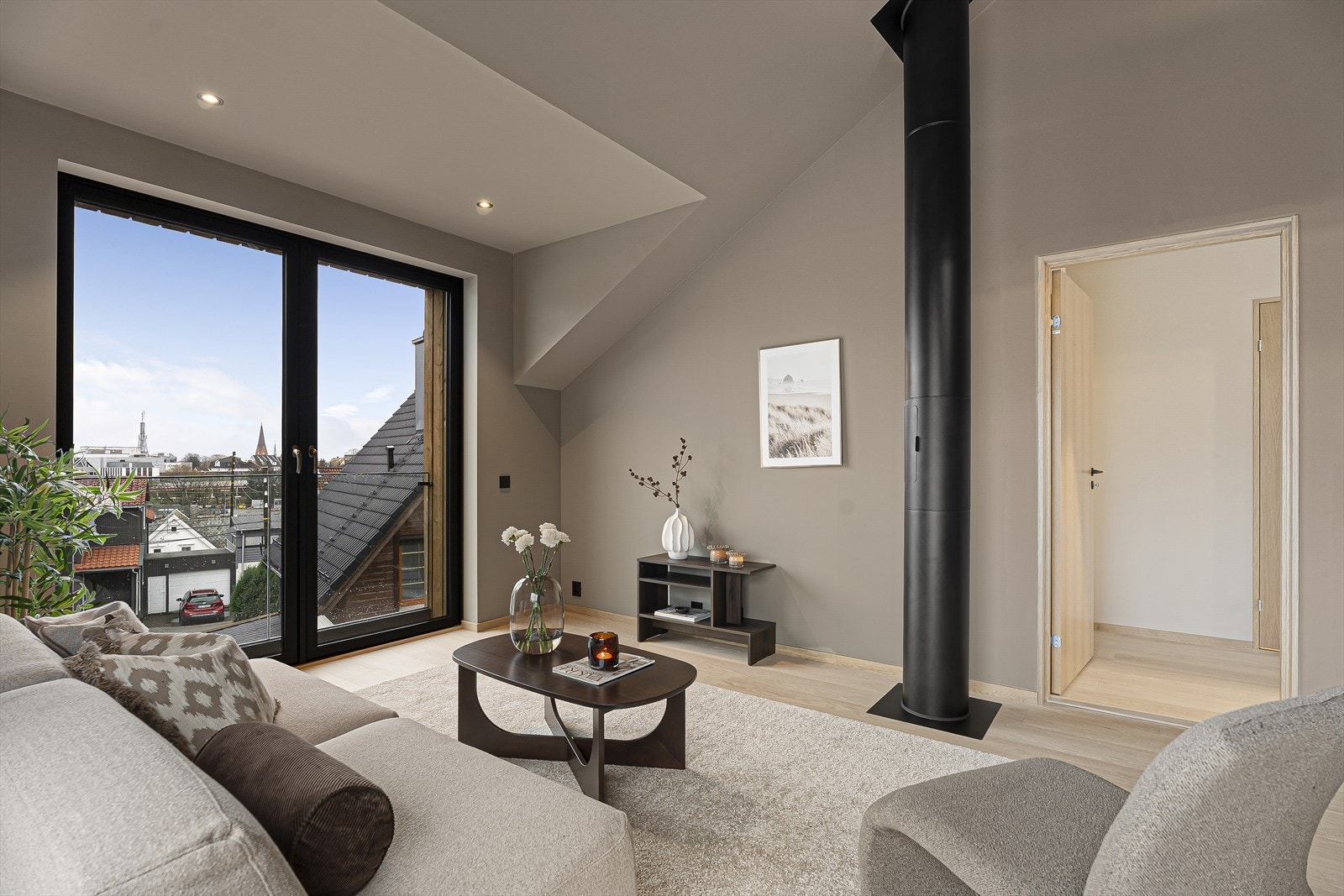 Gode møbleringsmuligheter - Utgang til vestvendt balkong Galleribilde