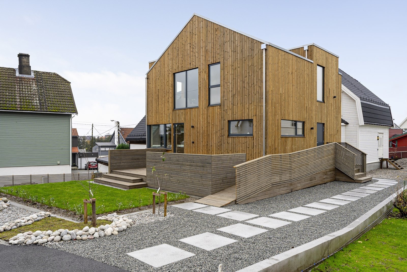 Nyoppført og innflytningsklar enebolig med høy standard og flotte kvalitets- og fargevalg Galleribilde