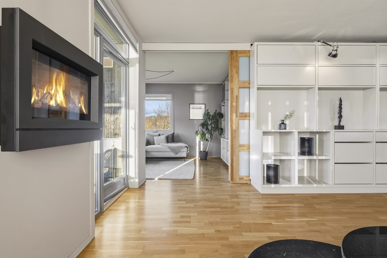 Det er inngang til tv-stue fra stuen. Galleribilde