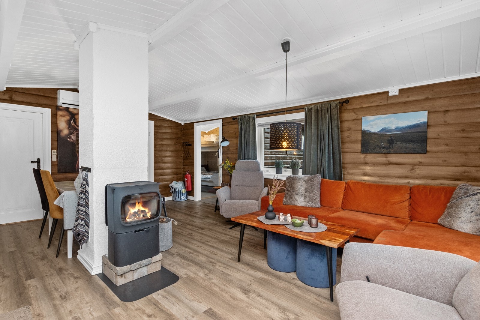 Åpen stue / kjøkkenløsning på ca. 27m². Galleribilde