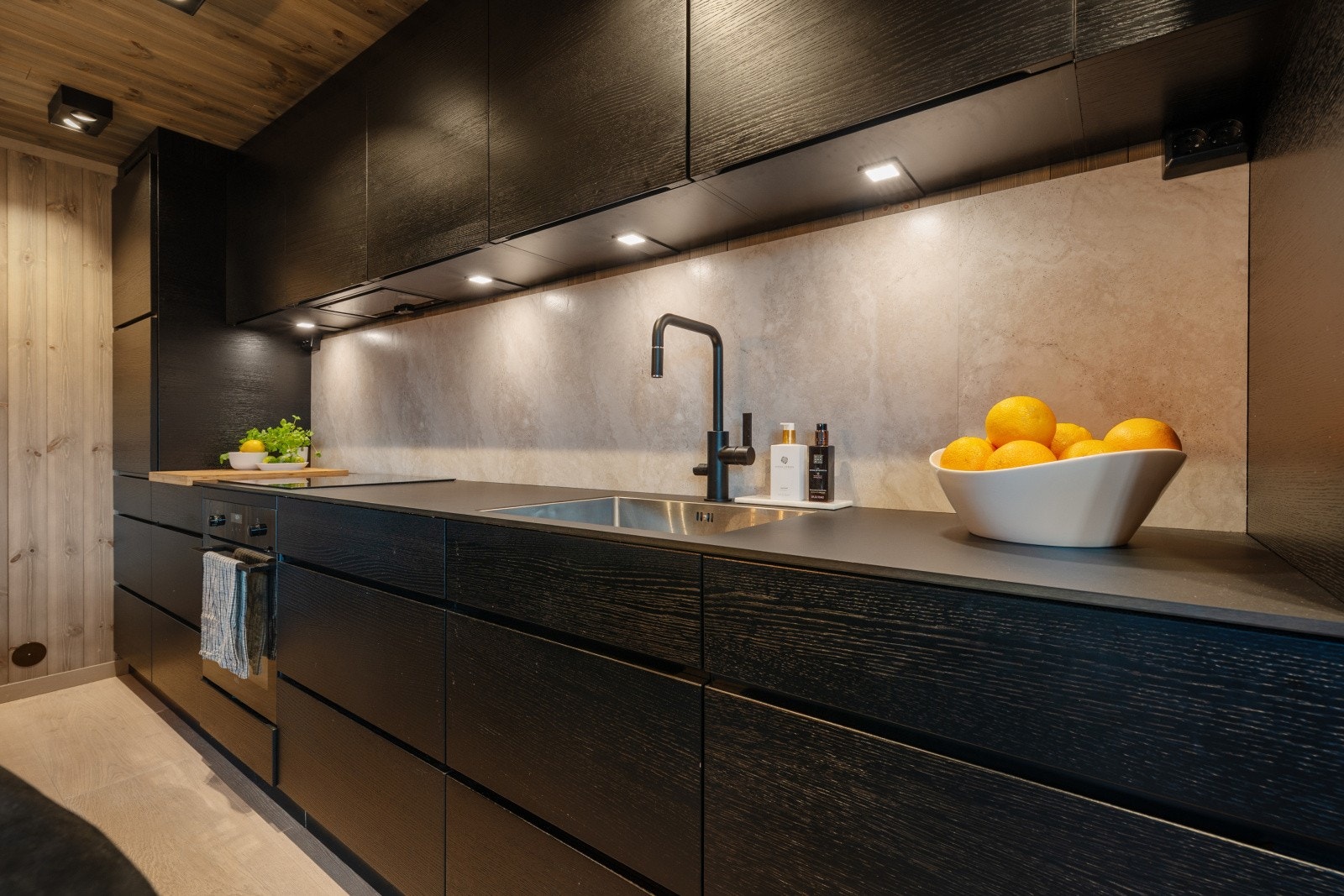 Alle hvitevarer medfølger salget. Galleribilde