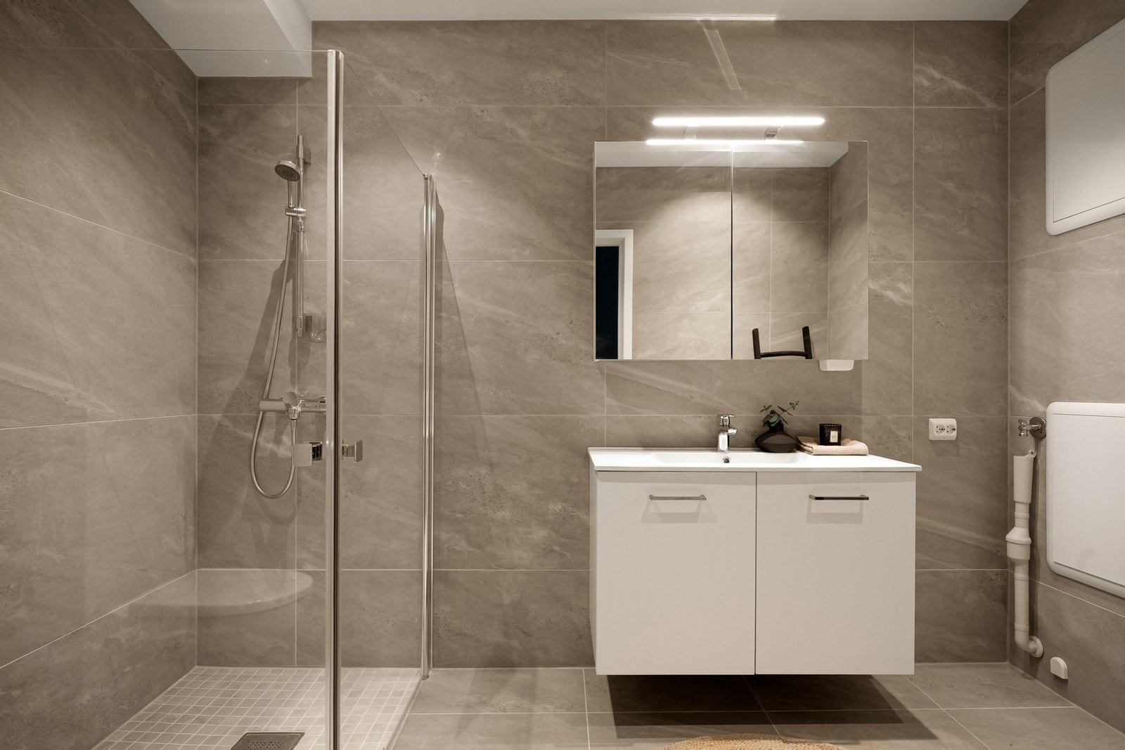 Badet med delikat innredning Galleribilde