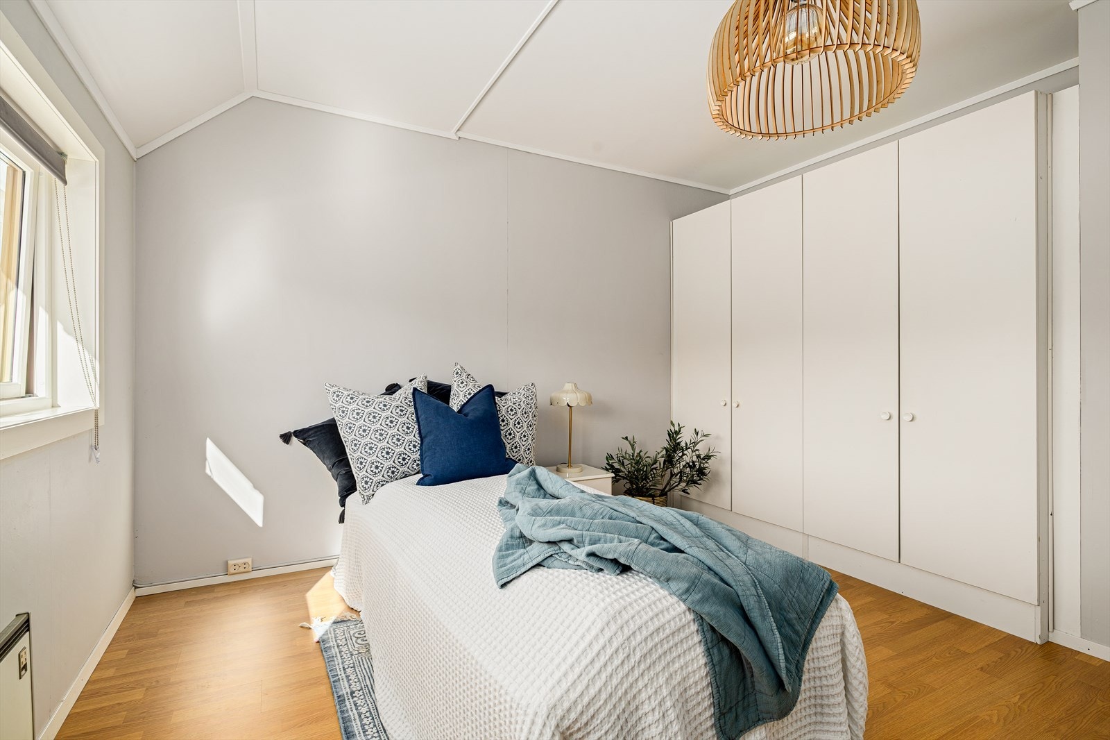 Godt med skapplass i rommet Galleribilde