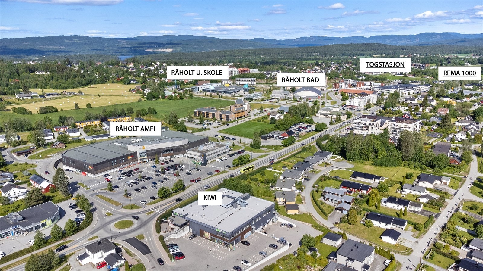 Daglige innkjøp gjøres enkelt på Kiwi Råholt, mens AMFI Eidsvoll tilbyr et bredt utvalg butikker og spisesteder. Galleribilde